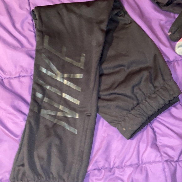 Nike joggers - Picture 2 of 4